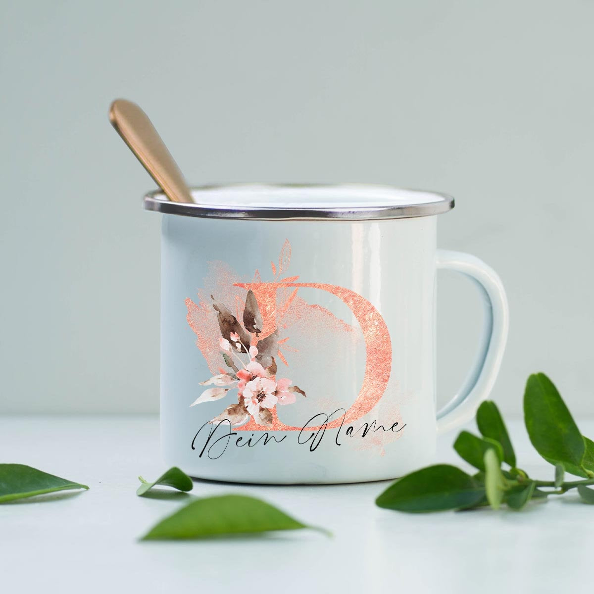 personalisierte Emailletasse mit Name und Initial