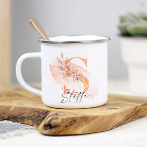 personalisierte Emailletasse mit Name und Initial