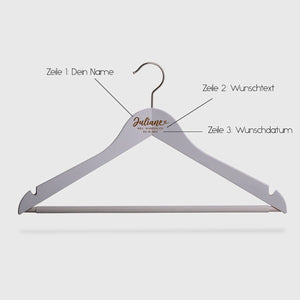 Holz Kleiderbügel mit personalisierter Gravur