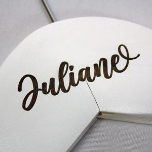 Holz Kleiderbügel mit personalisierter Gravur