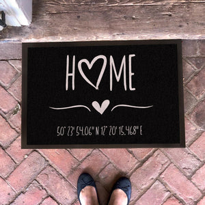 Personalisierte Fußmatte Home mit Koordinaten