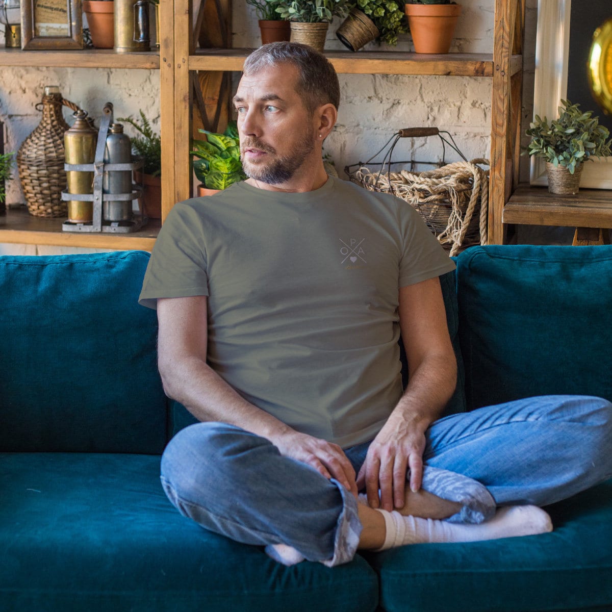 Opa Kreuz T-Shirt khaki, personalisiert mit Namen