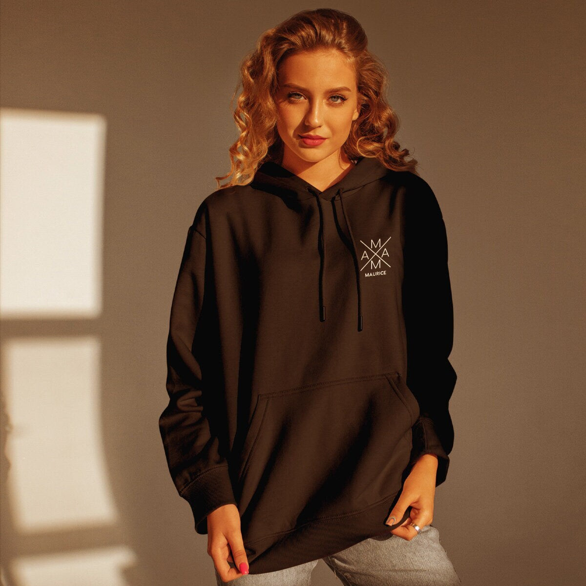 Mama Hoody Kreuz schwarz, personalisiert mit Namen