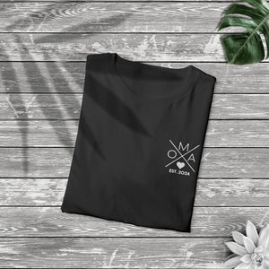 Oma Kreuz T-Shirt schwarz, personalisiert mit Namen
