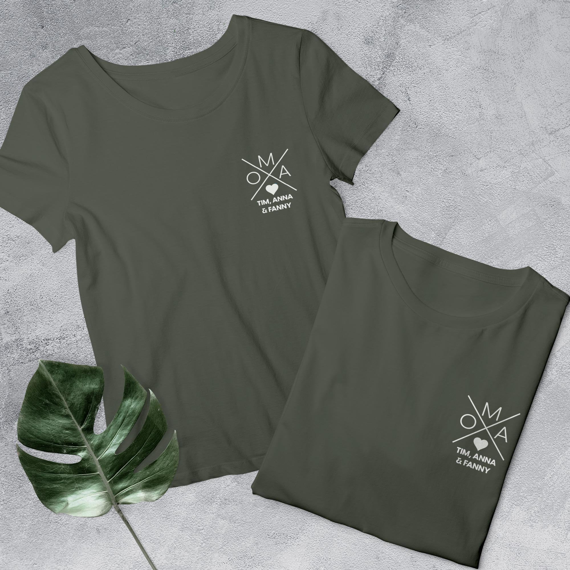 Oma Kreuz T-Shirt khaki, personalisiert mit Namen