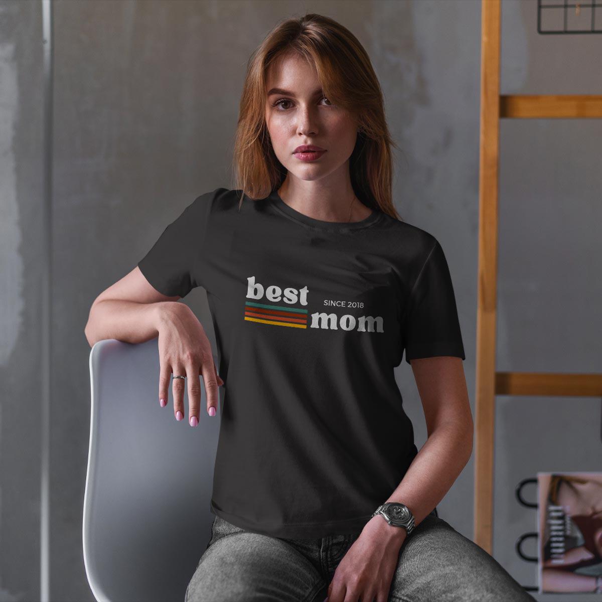Best Mom T-Shirt retro black, personalisiert mit Jahreszahl
