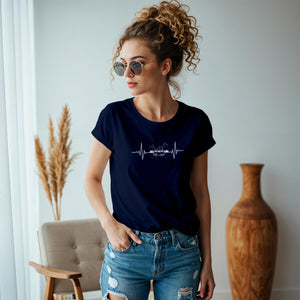 Damen Tshirt in navy Camping Liebe mit Herzlinie und Camper.