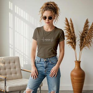 Damen Tshirt in khaki Camping Liebe mit Herzlinie und Camper.