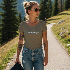 Damen Tshirt in khaki Camping Liebe mit Herzlinie und Camper.