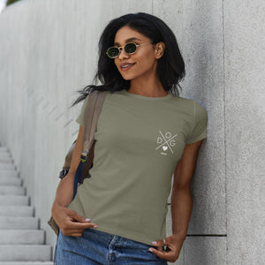 Khaki Shirt mit Druck als Kreuz mit dem Wort Dog, personalisiert mit Name des Tieres