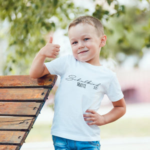 Tshirt mit Aufdruck Schulkind 202 5und Wunschname in weiß