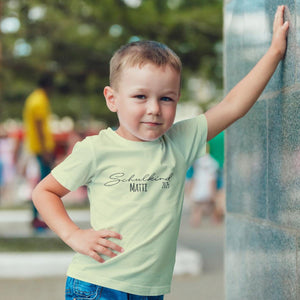 Tshirt mit Aufdruck Schulkind 202 5und Wunschname in softyellow