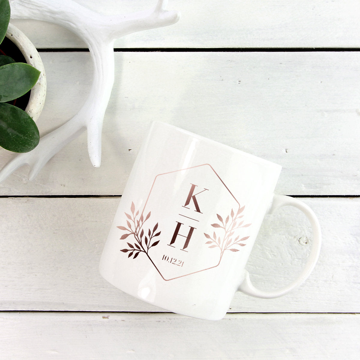 individuelle Tasse Kaffeebecher Keramiktasse Hochzeit, Heirat, Jahrestag mit Initialen und Datum personalisiert