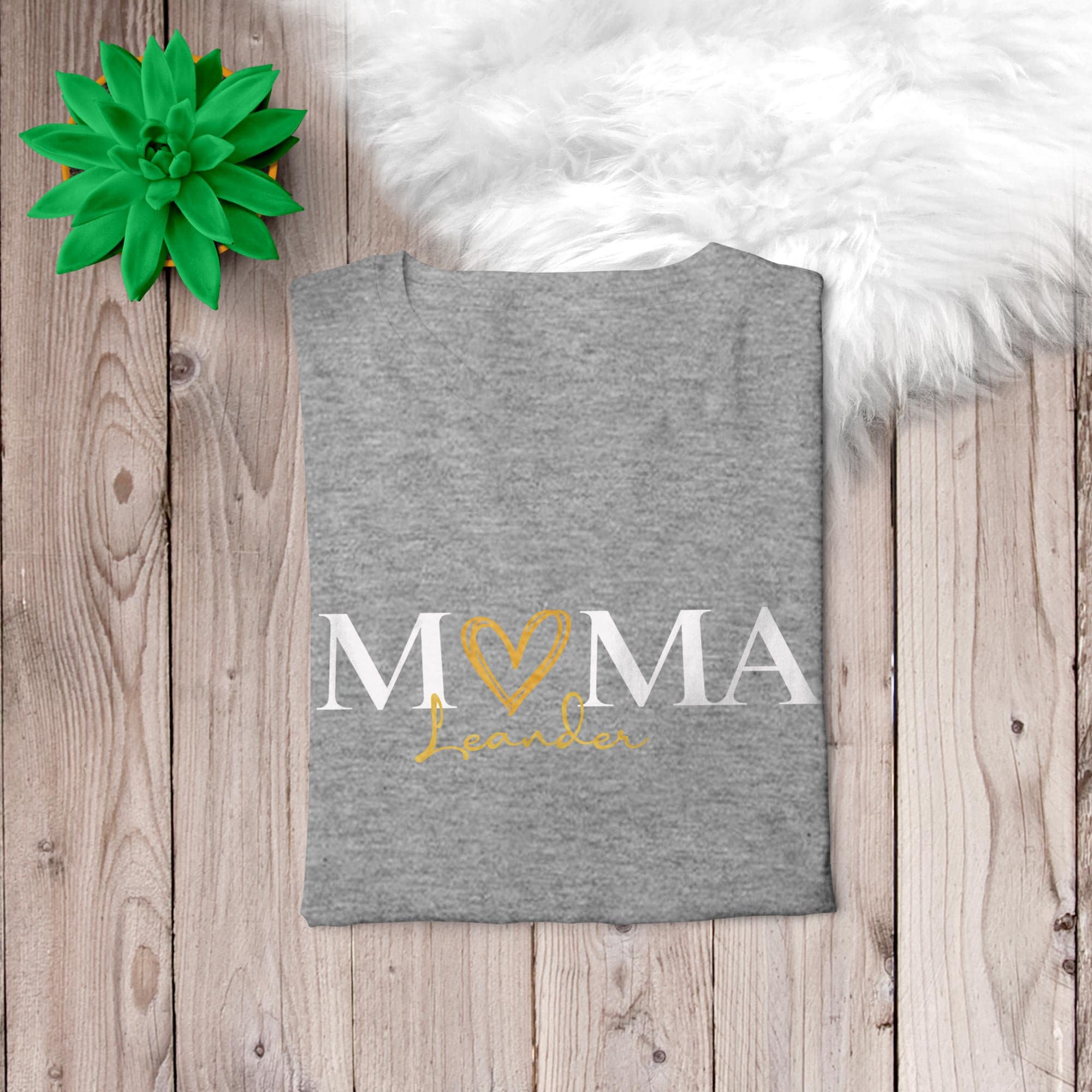 Mama T-Shirt Herz grau, personalisiert mit Namen
